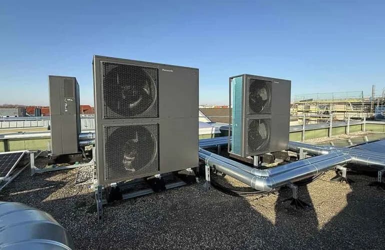 Тепловые насосы Aquarea R290 поддерживают программы для пожилых людей