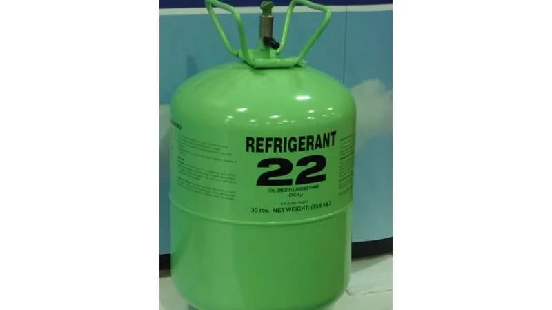 Отец и дочь признались в контрабанде фреона R-22